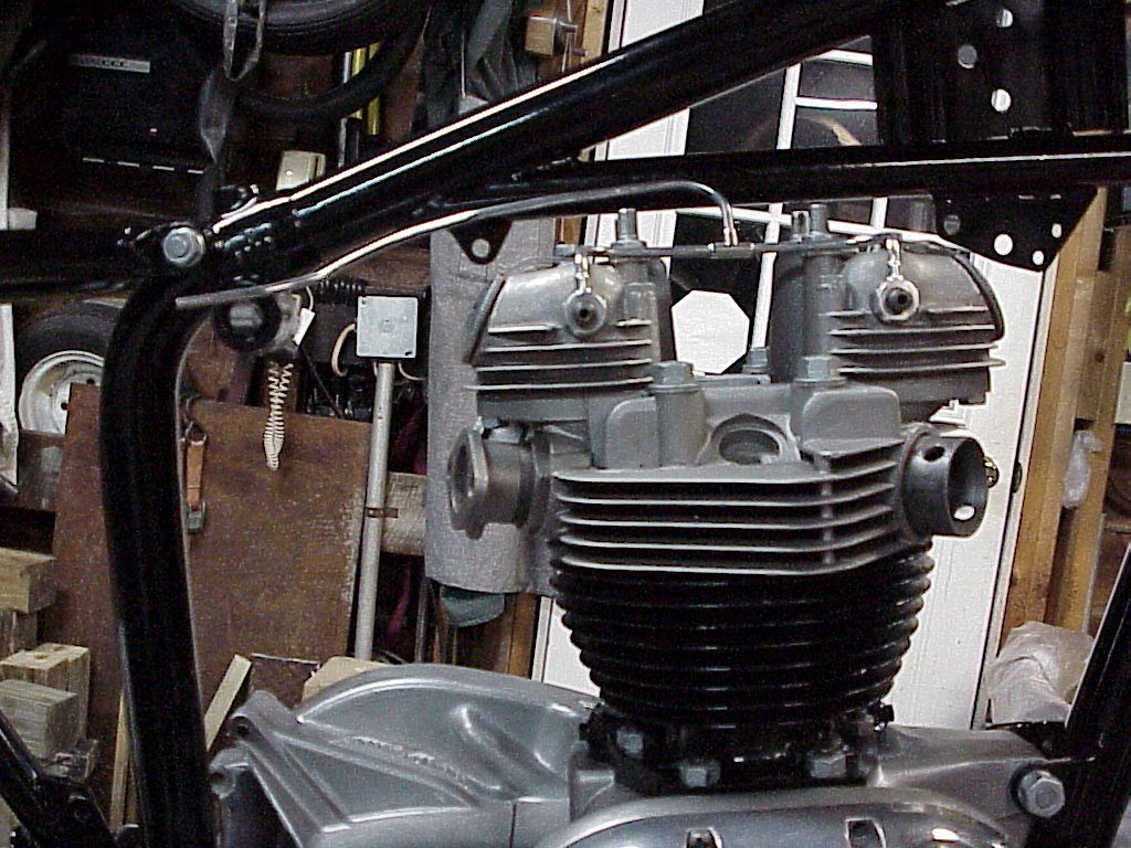 '66 T120R rocker oil feed pipe location - Triumph Forum: Triumph Rat Motorcycle Forums